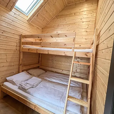 Apartman Wooden Studies - 9 *